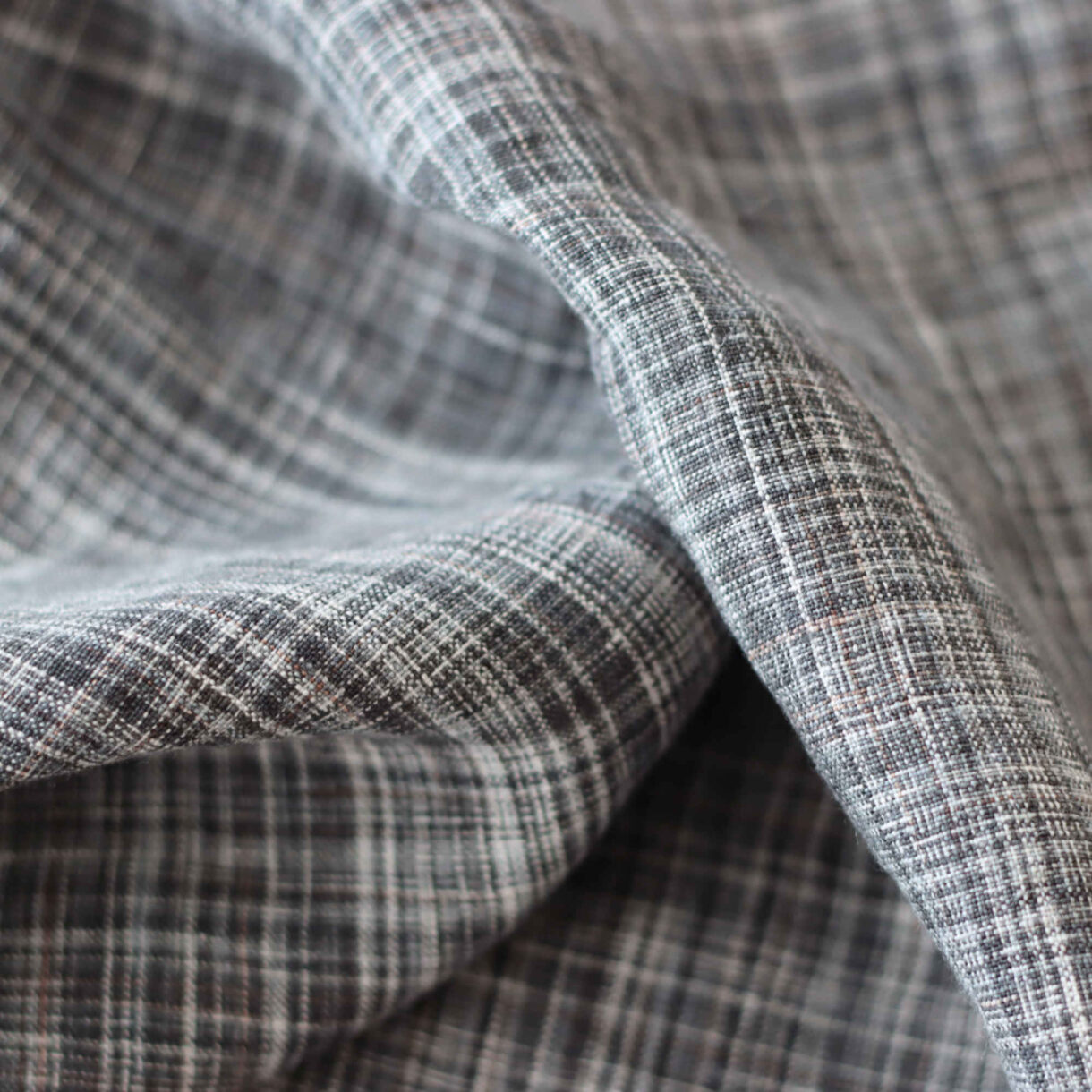Grey Mist linen fabric, 160gsm lightweight natural linen with soft space-dyed grey tones