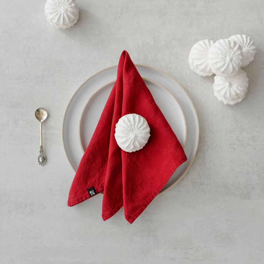 Napkin - Cranberry red (2)