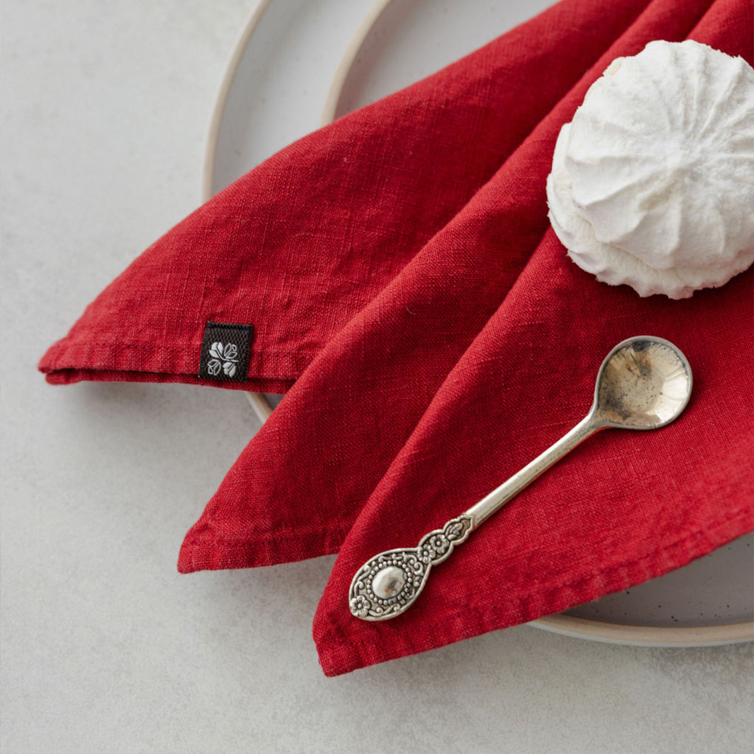 Napkin - Cranberry red (3)
