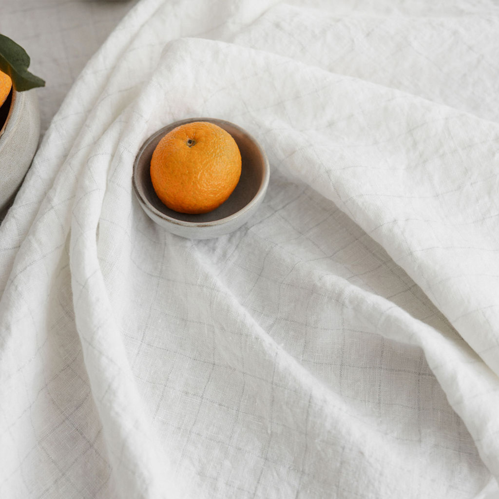 Round tablecloth - Silver grids (4)