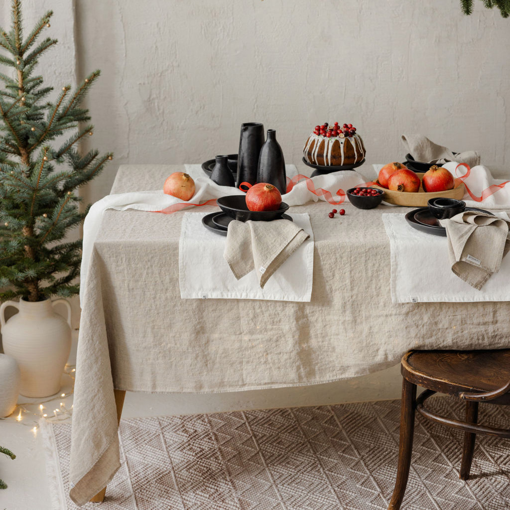 Tablcloth - Golden grids (5)