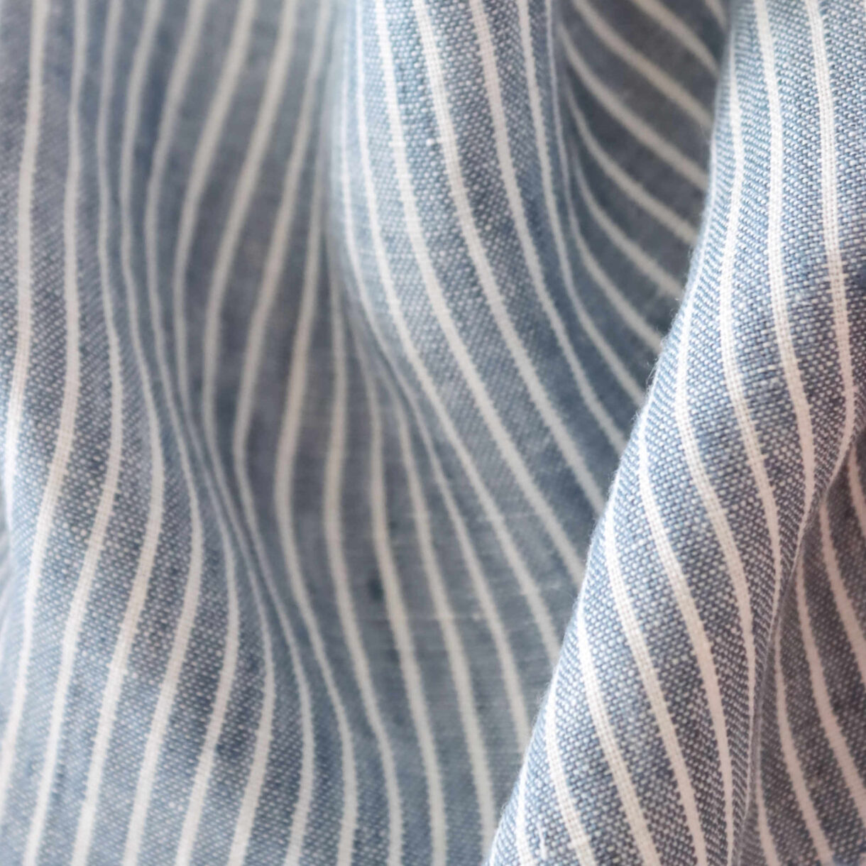 Blue & White Striped Linen – 160gsm Wide Vertical Pattern Fabric Blue and white vertical striped wide linen fabric, 160gsm breathable textile for summer clothing or décor