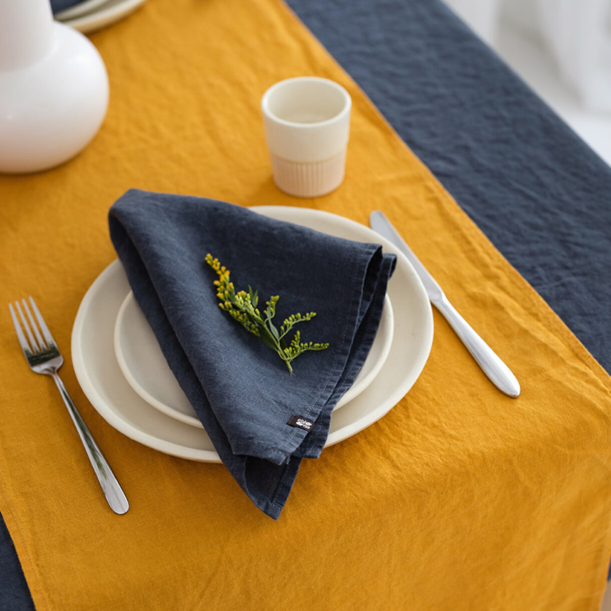 stalas ivaizdine B8345-1